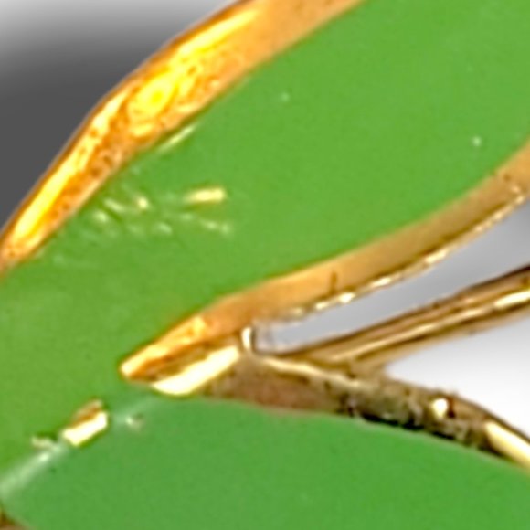 Vintage Brooch Pin Flower White Enamel Faux Diamond Center Gold Tone Mid Century - Picture 6 of 6